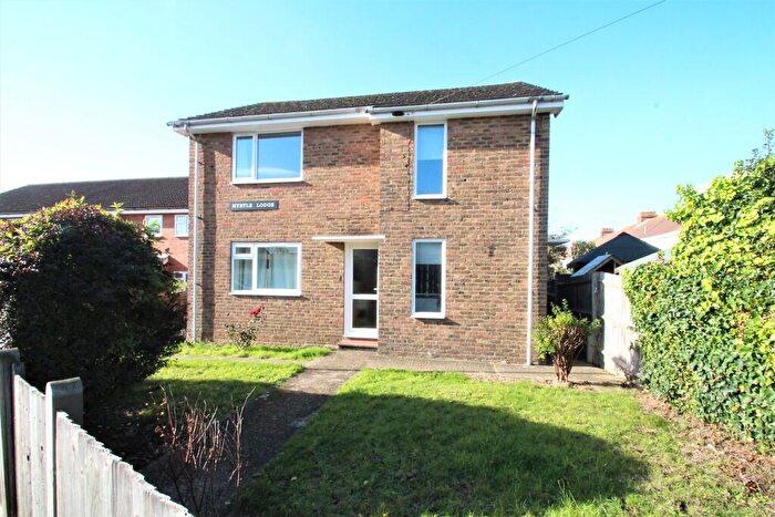 1 Bedroom Flat To Rent In Myrtle Road, Lancing, BN15