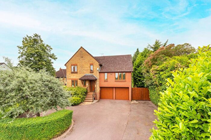 6 Bedroom Detached House For Sale In Agars Place, Datchet, Slough, SL3