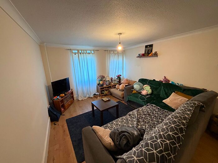 2 Bedroom Property To Rent In Portswood Road, Southampton, SO17