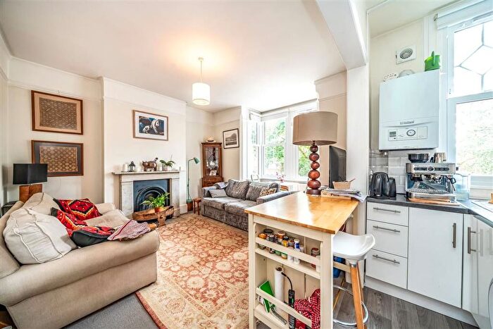 2 Bedroom Flat To Rent In Waldegrave Road, Teddington, TW11