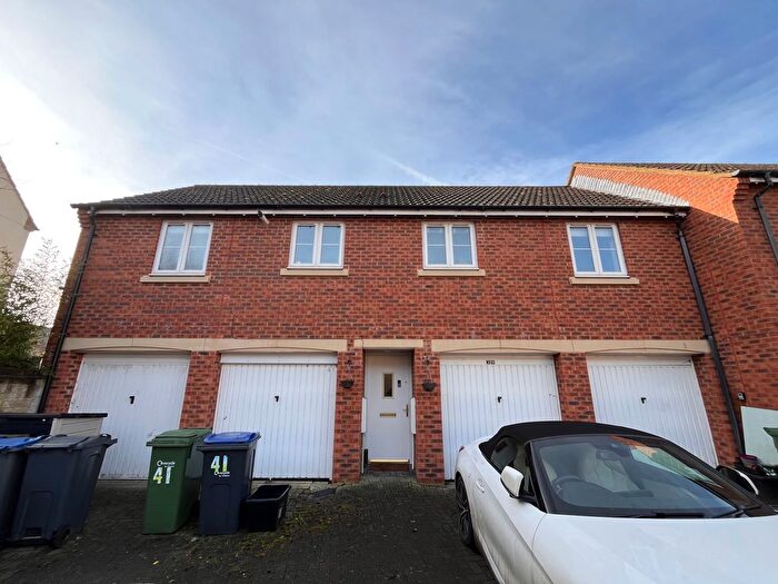 2 Bedroom Flat To Rent In Nuthatch Road, Calne, SN11