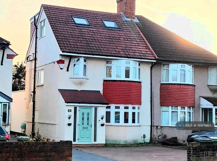 3 Bedroom Semi-Detached House To Rent In Shooters Hill Road, London, SE3