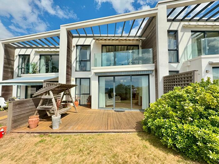 2 Bedroom Flat For Sale In Lincombes, Torquay, TQ1