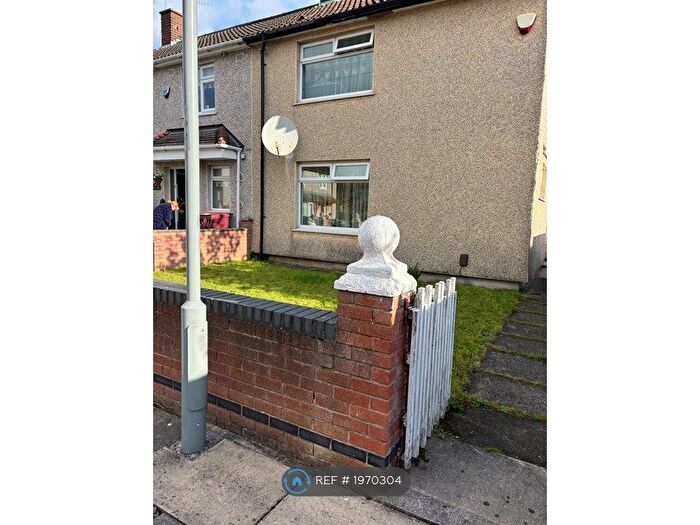 2 Bedroom Semi-Detached House To Rent In Lindby Close, Liverpool, L32