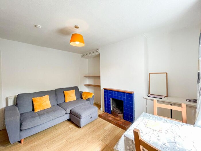 2 Bedroom End Of Terrace House To Rent In Vron Square, Bangor, Gwynedd, LL57