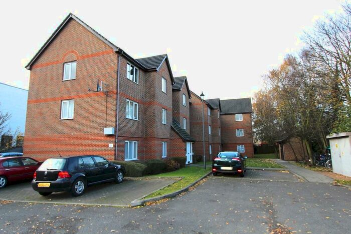 2 Bedroom Apartment To Rent In Kingston Upon Thames, KT2