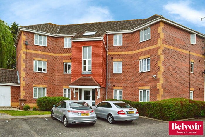 2 Bedroom Flat To Rent In Waterson Vale, Moulsham Lodge, Chelmsford, Essex, CM2