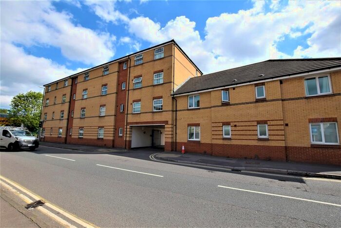 1 Bedroom Flat To Rent In Corporation Street, Swindon, SN1