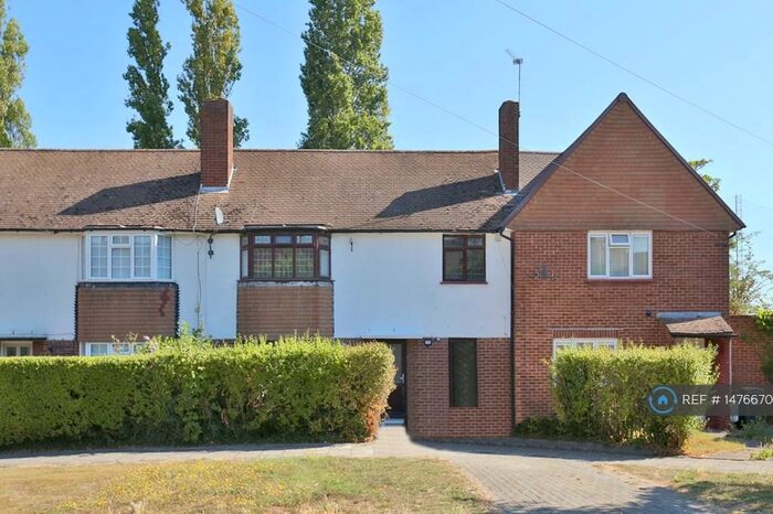 Studio To Rent In Imperial Way, London, BR7