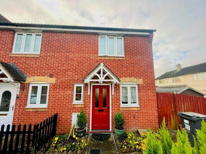 2 Bedroom End Of Terrace House To Rent In Horsham Road, Swindon, SN3