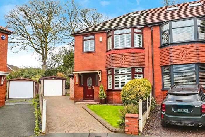 3 Bedroom Semi Detached House For Sale In Meadow Bank, Heaton Norris, Stockport, SK4