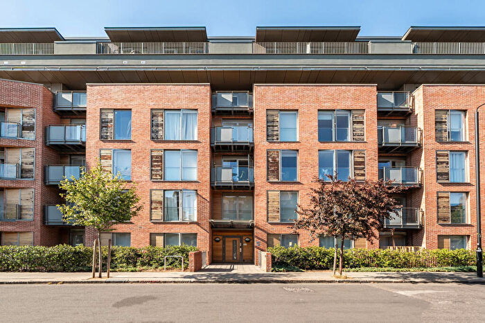 2 Bedroom Apartment For Sale In Maygrove Road, London, NW6