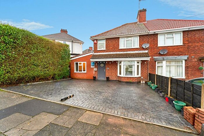 3 Bedroom Semi Detached House For Sale In Eva Road, Oldbury, B68