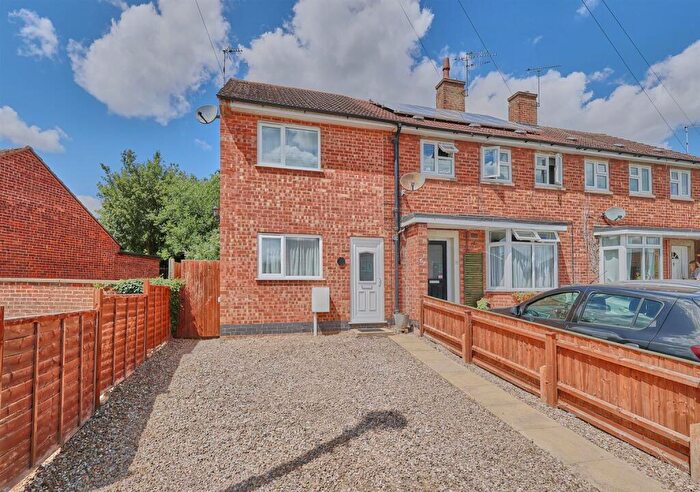 2 Bedroom Town House For Sale In South Drive, Stoney Stanton, LE9