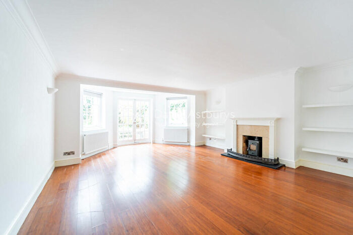 3 Bedroom Flat To Rent In Canonbury Lane, Islington, London, N1
