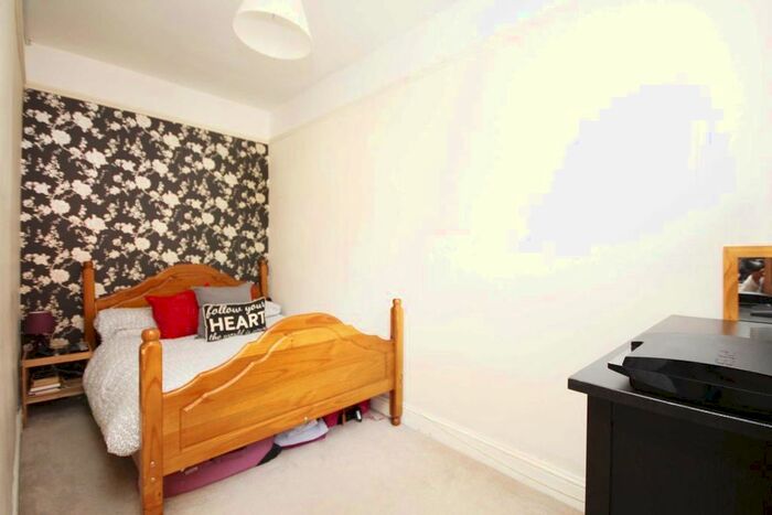 1 Bedroom Flat For Sale In Denton Road, Twickenham, TW1