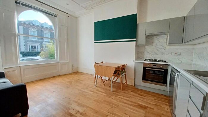 2 Bedroom Flat To Rent In Beacon Hill, Holloway, N7
