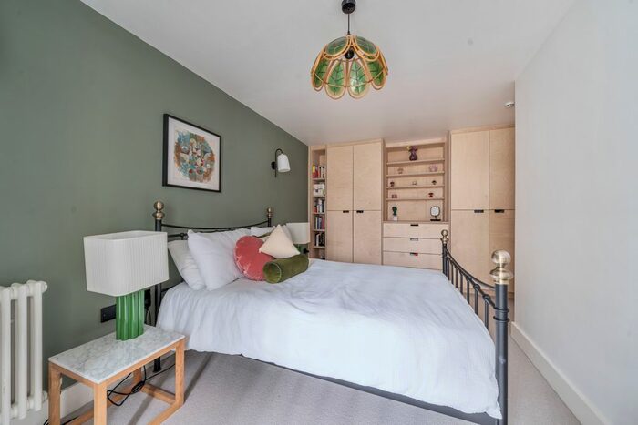 3 Bedroom Flat To Rent In Marbles House, John Ruskin Street, SE5