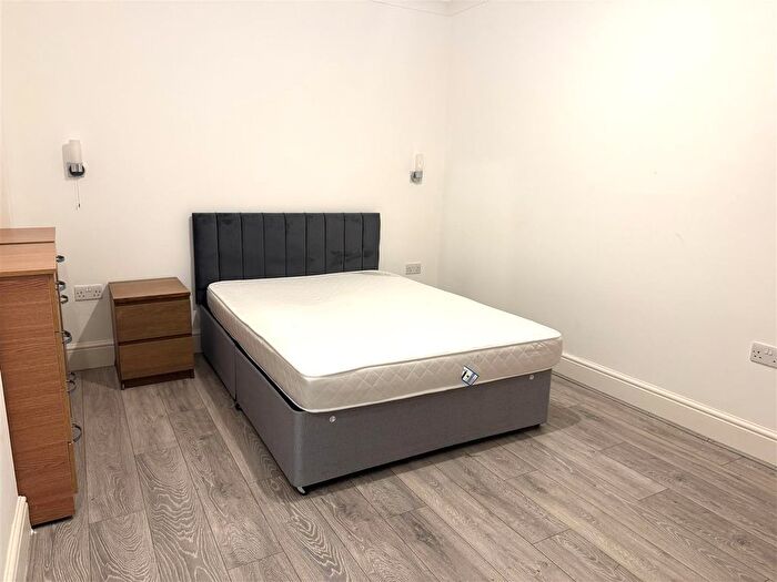 1 Bedroom Flat To Rent In Blackbird Hill, London, NW9