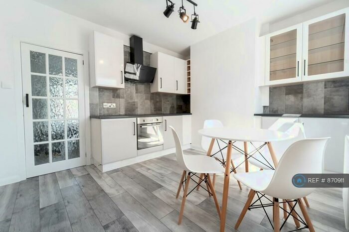 2 Bedroom Terraced House To Rent In Ravensknowle Road, Huddersfield, HD5