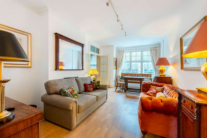 2 Bedroom Flat To Rent In Maida Vale, Little Venice, London, W9