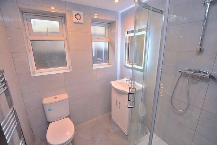 2 Bedroom Terraced House To Rent In High Street, High Wycombe, HP11