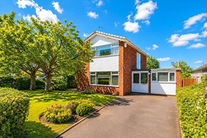 4 Bedroom Detached House For Sale In Merton Drive, Chester, Cheshire, CH4