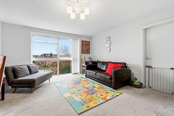 2 Bedroom Flat For Sale In Haydon Park Road, London, SW19