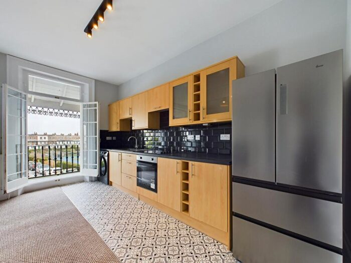 1 Bedroom Flat For Sale In Royal Road, Ramsgate, CT11