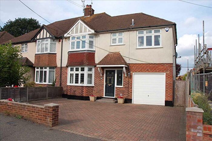 4 Bedroom Semi-detached House For Sale In Highfield Road, Chelmsford, CM1