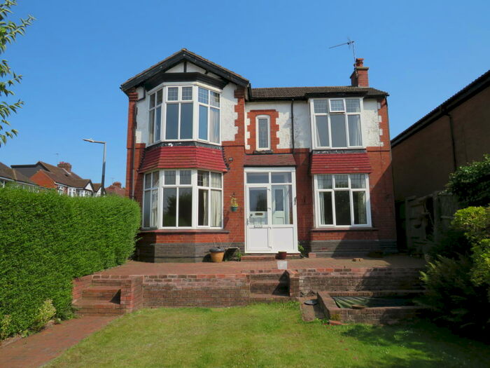 3 Bedroom Detached House To Rent In Knottsall Lane, Oldbury, B68