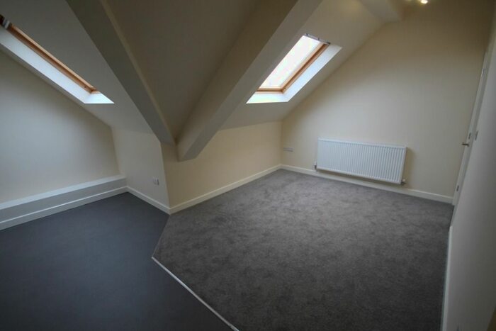 2 Bedroom Flat To Rent In High Greave Court, Sheffield, S5