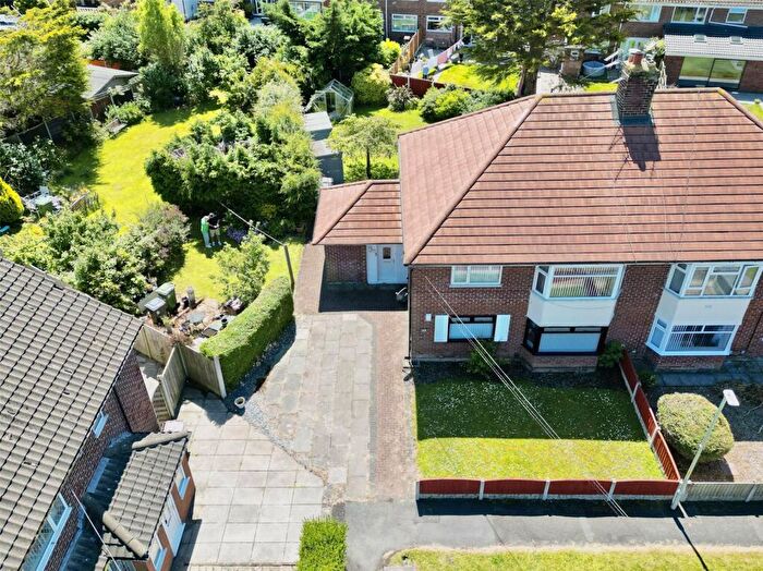 2 Bedroom Apartment For Sale In Oriel Drive, Aintree, Waterloo, L10