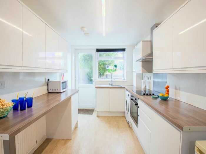 4 Bedroom House To Rent In Plumpton Walk, Canterbury, Kent, CT1