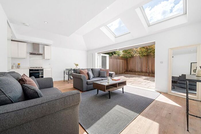 3 Bedroom Flat For Sale In Byrne Road, SW12