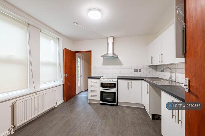 2 Bedroom Flat To Rent In Mayfair Avenue, Ilford, IG1
