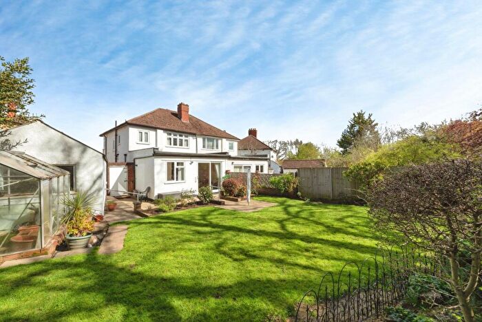 3 Bedroom Semi-Detached House For Sale In Oakdene Drive, Surbiton, KT5