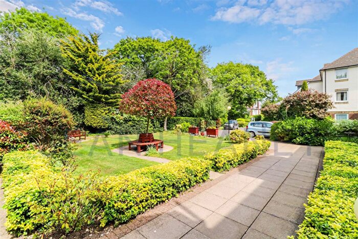 1 Bedroom Flat For Sale In Christ Church Lane, Barnet, EN5