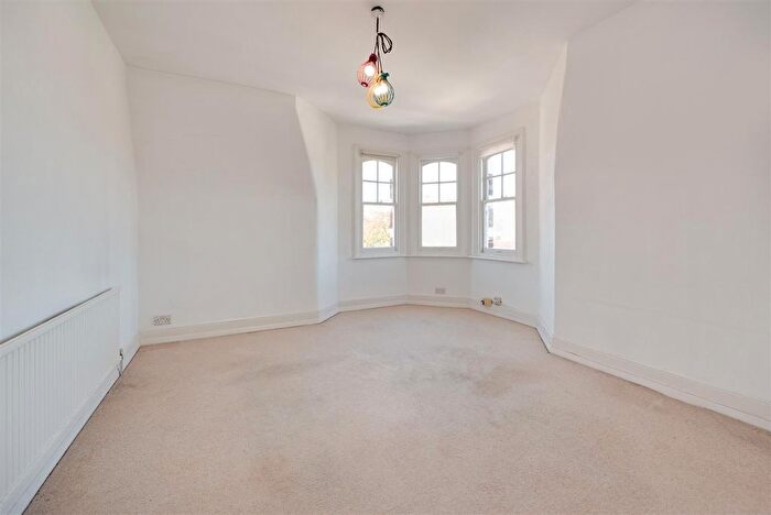 2 Bedroom Flat For Sale In Haverstock Hill, Belsize Park, NW3