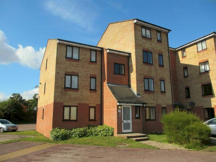 1 Bedroom Flat To Rent In Prestatyn Close, Stevenage, SG1