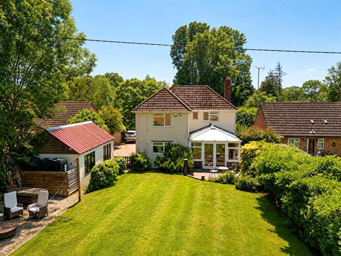 4 Bedroom Country House For Sale In West Park Lane, Damerham, Fordingbridge, Hampshire, SP6