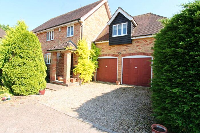 5 Bedroom Detached House For Sale In Bakery Close, Roydon, Harlow, CM19