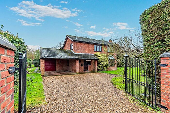 4 Bedroom Detached House For Sale In School Lane, Spooner Row, Wymondham, NR18