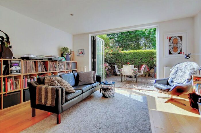3 Bedroom Terraced House To Rent In Colville Estate, Hoxton, London, N1