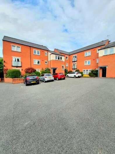 2 Bedroom Flat To Rent In Caesar Street, Chester Green, Derby, DE1