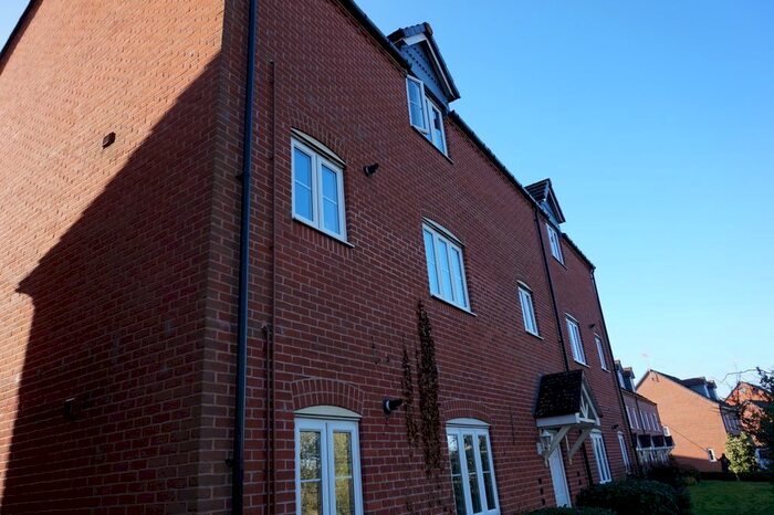 1 Bedroom Flat To Rent In Wharf Lane, Solihull, B91