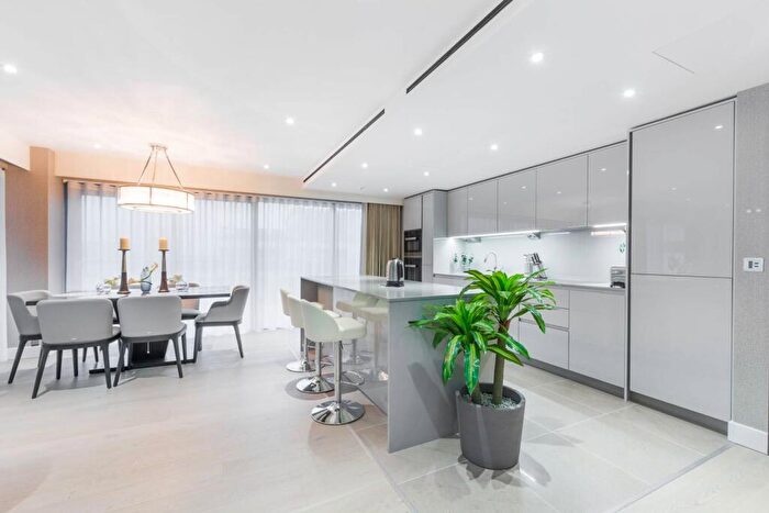 3 Bedroom Penthouse To Rent In Boulevard Drive, Colindale, London, NW9