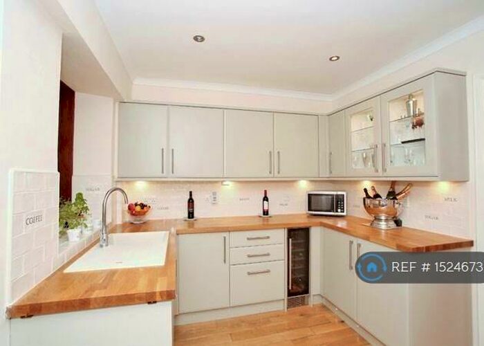 3 Bedroom Terraced House To Rent In Great Southern Road, Aberdeen, AB11