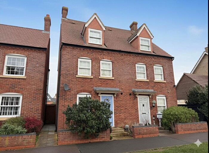 3 Bedroom Semi Detached House For Sale In Wilkinson Road, Kempston, MK42