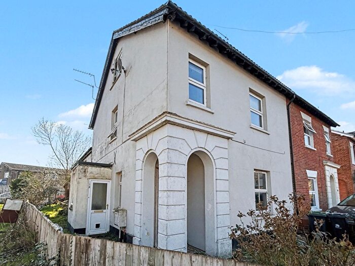 3 Bedroom Flat For Sale In New Borough, Wimborne, BH21